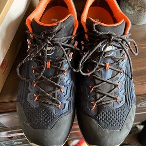 COPY - Mammut Alnasca III KNIT LOW GTX. Mens 9.5US.